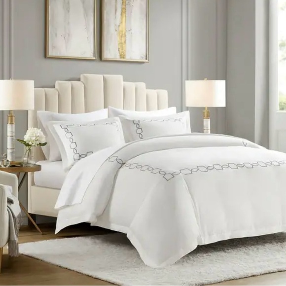 Croscill Home Villa 3 Piece Duvet Set Queen/Full Steel Gray - Picture 3 of 13